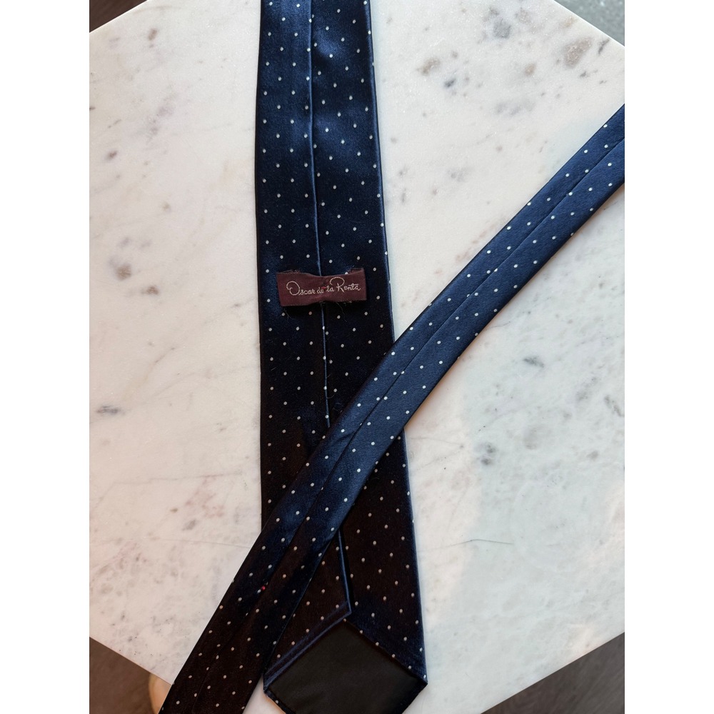 Oscar de la Renta Mens Navy Blue Polka Dot Silk Necktie Classic Formal Business